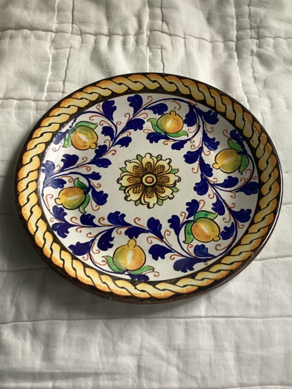 SMALL MEXICAN ‘LEMONS’ CERAMIC POTTERY ROUND PLATE